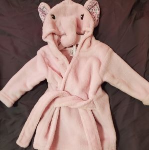 Elephant robe - size 0-9 mo.